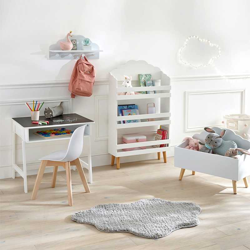 Table, chaises et bac rangement enfant en bois (etoile)