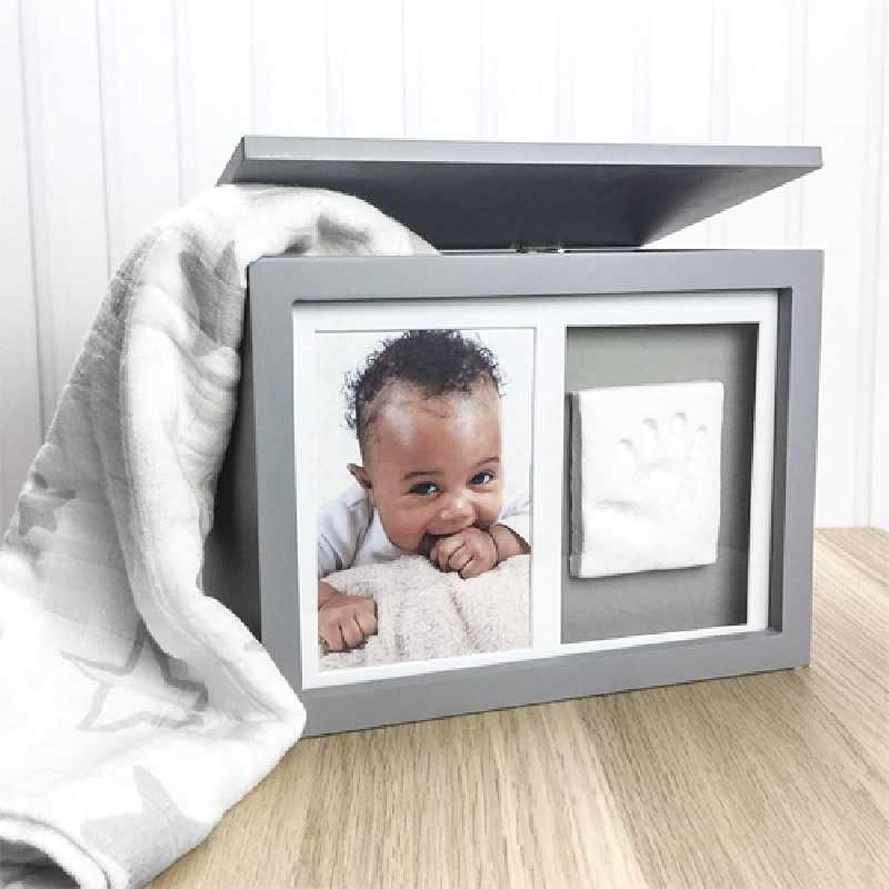 Boîte de mémoire bébé avec kit empreinte Gris - Pearhead
