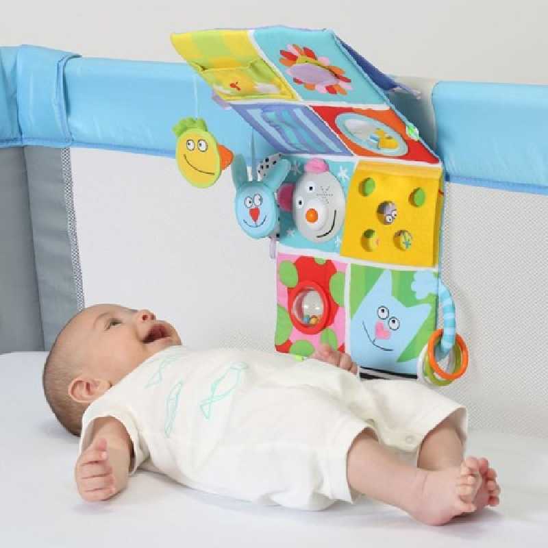 Centre d'activités pour lit de bébé Taf Toys