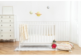 À quel âge mettre bébé dans son lit à barreaux ?